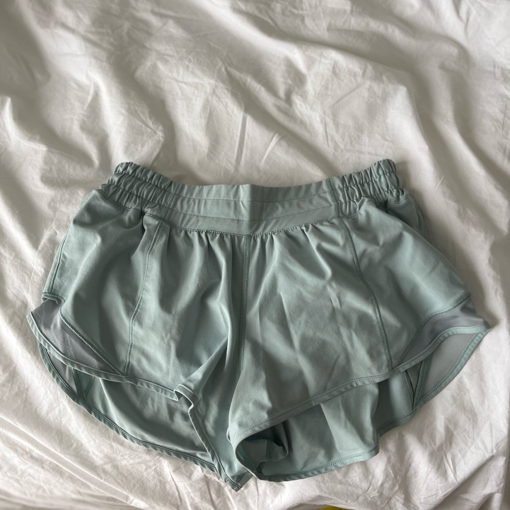 Lululemon Hotty Hot low rise 2.5” shorts.